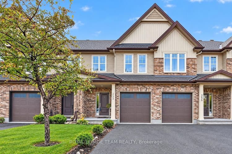 253 Fergus Crescent