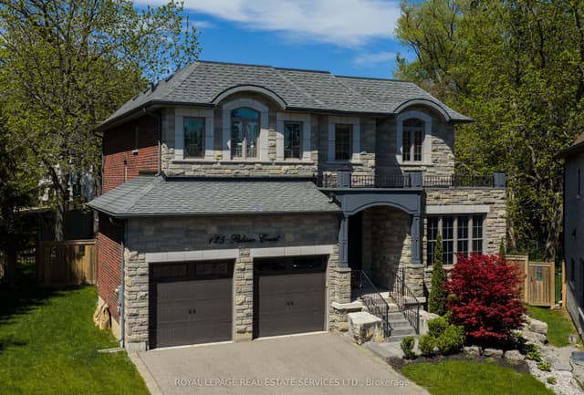 Detached at 125 Paliser Court, Oakville, ON L6K 2H1