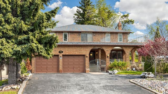 Detached at 76 Spruce Avenue, Richmond Hill, ON L4C 6W1