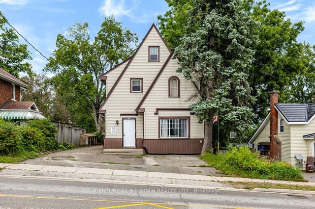 Detached at 102 West Street N, Orillia, ON L3V 5C3