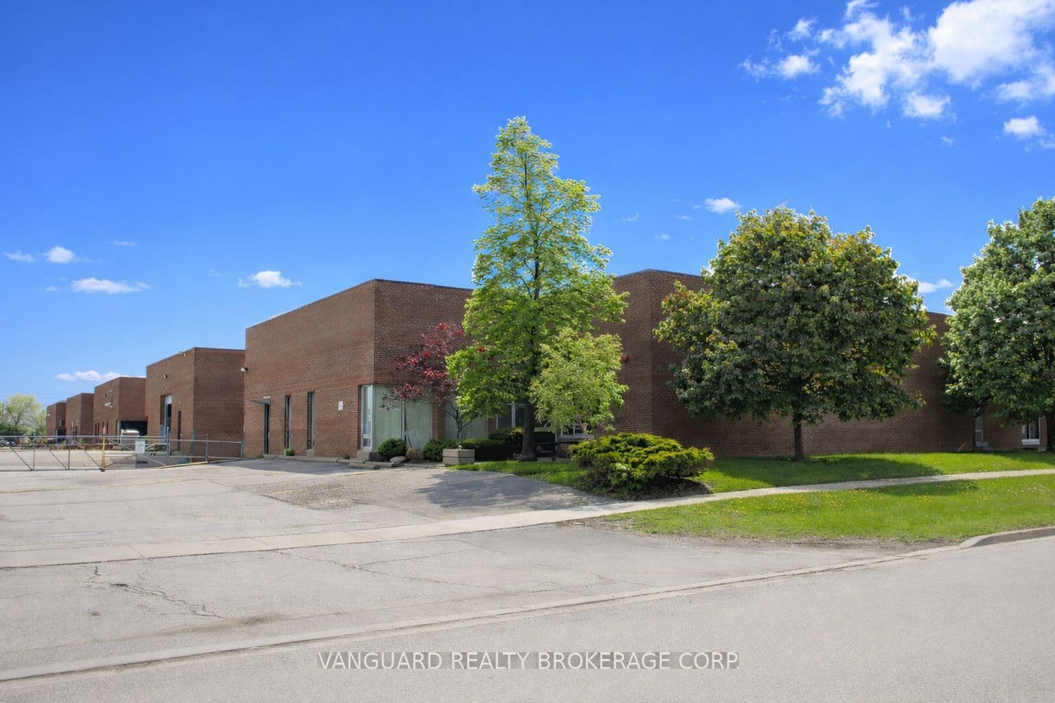 Unit 5 · 37 Racine Rd