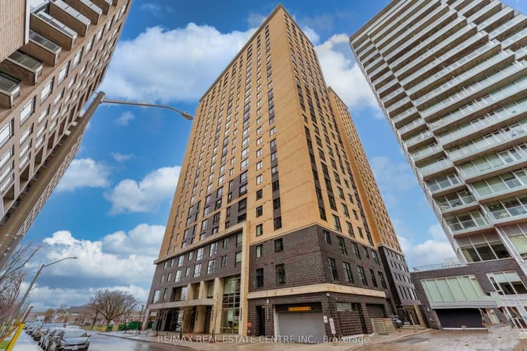 105 Champagne Avenue