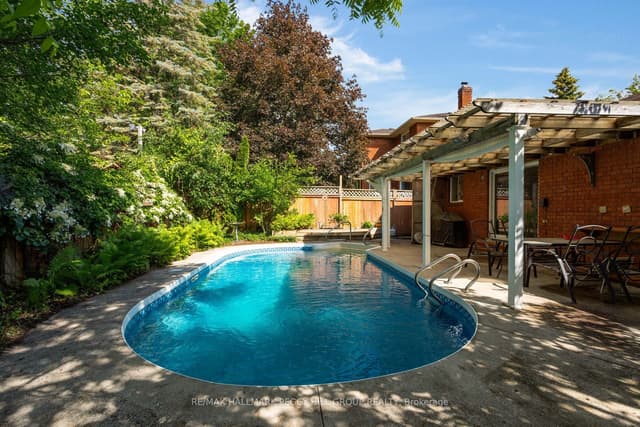 Detached at 22 Richler Crescent, Barrie, ON L4N 6E6