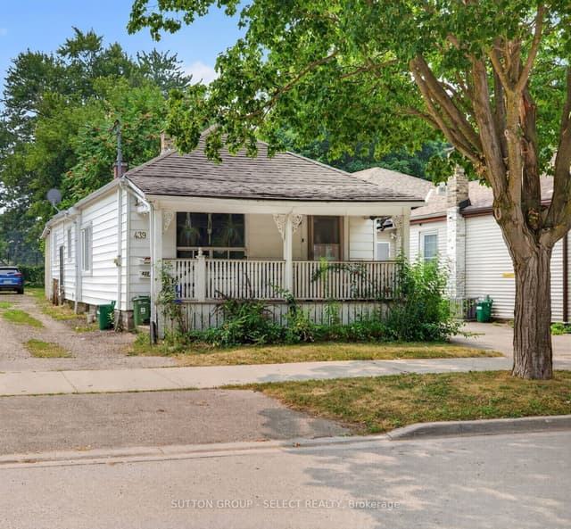 Duplex at 439 South Street, London East, ON N6B 1C1