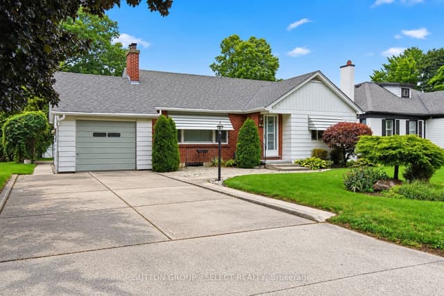 Detached at 40 David Street, London South, ON N6P 1B3