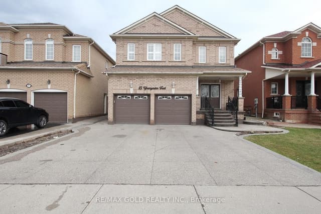 Detached at 15 Youngestar Trail, Brampton, ON L6P 1P5