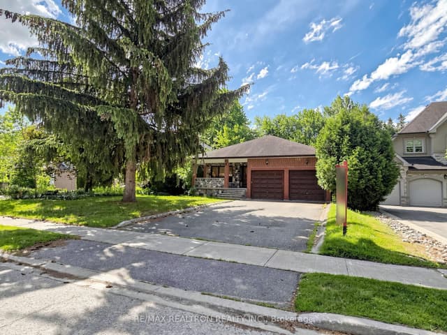 Detached at 179 Douglas Road, Richmond Hill, ON L4E 3H5
