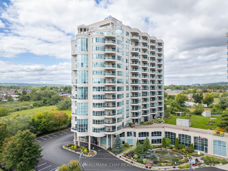 2 Toronto Street