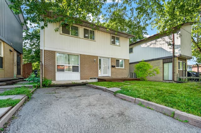 Detached at 24 Garrison Square, Brampton, ON L6S 2H3