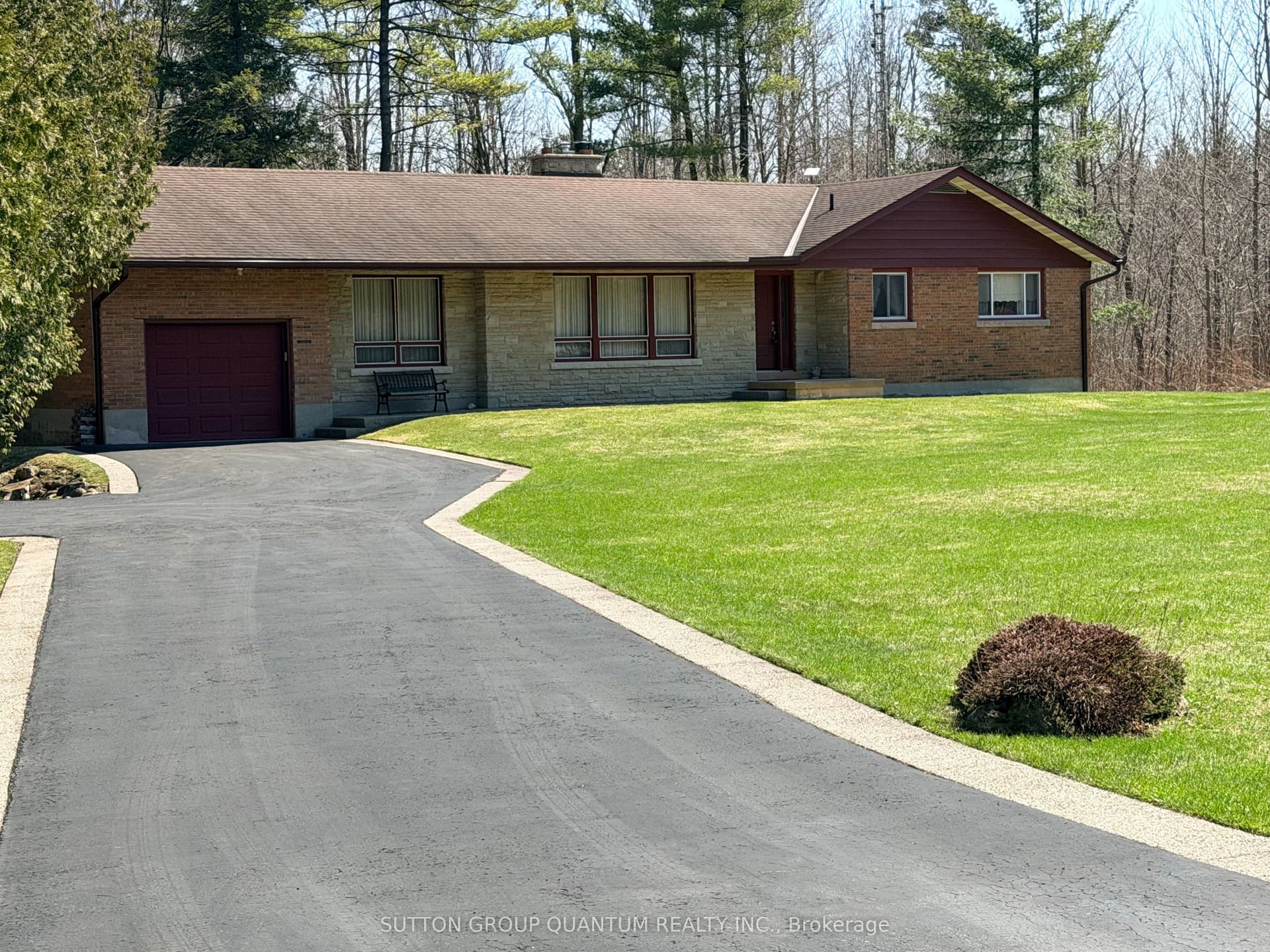 506 11th Concession Rd E