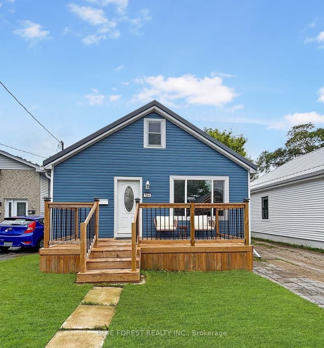 Detached at 104 Delaware Street, London East, ON N5Z 2N5