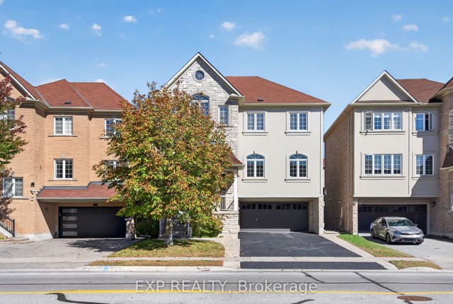 Detached at 209 Woodspring Avenue, Newmarket, ON L3X 3J4
