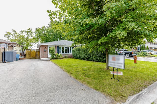 Semi-Detached at 14 Carlton Drive, Orangeville, ON L9W 2X9