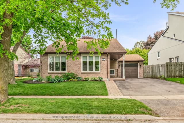 Detached at 43 Stoddart Drive Drive, Aurora, ON L4G 2G2