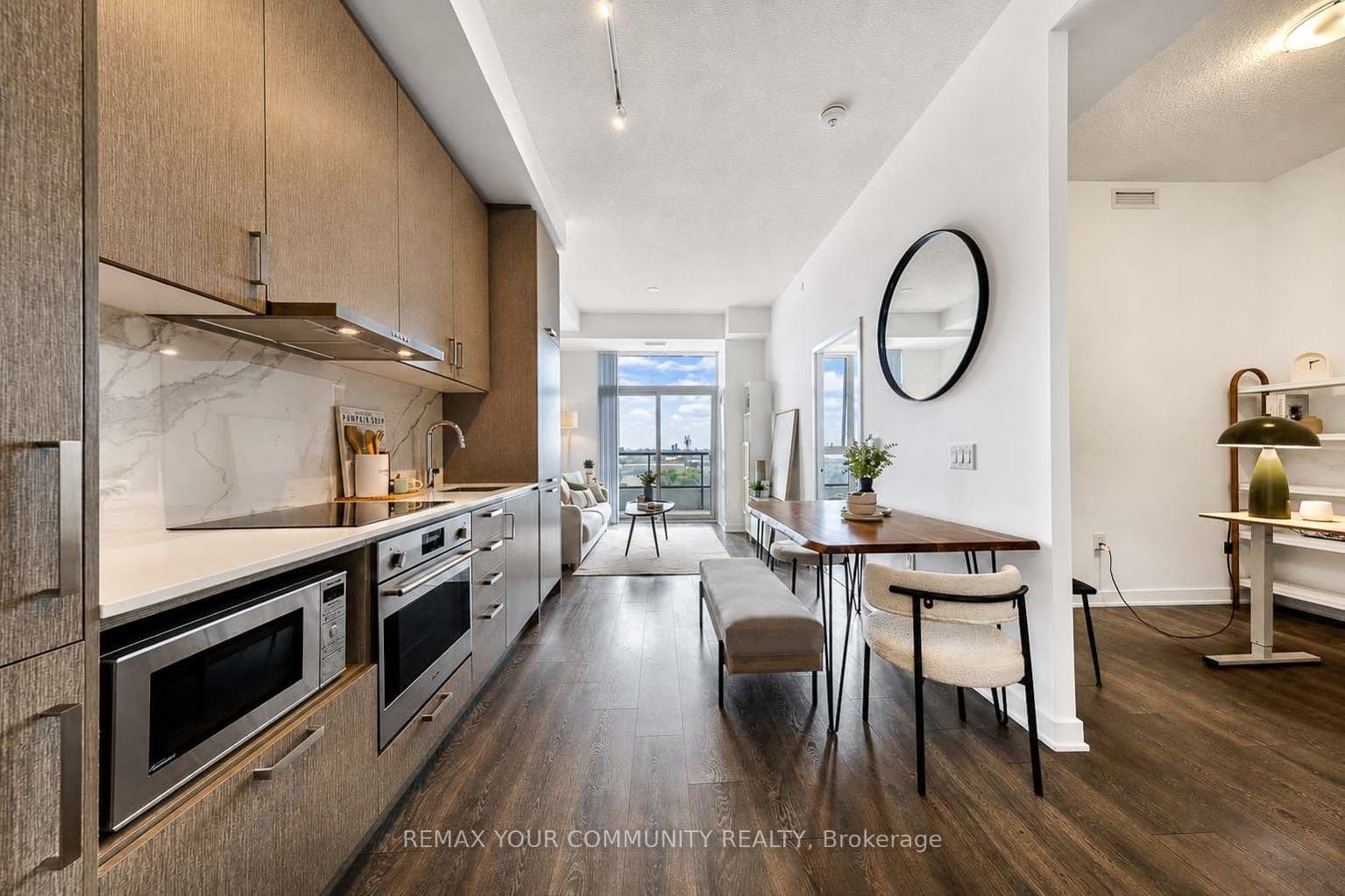 Suite 917 · Floor 9, Unit 917 · 60 Honeycrisp Cres