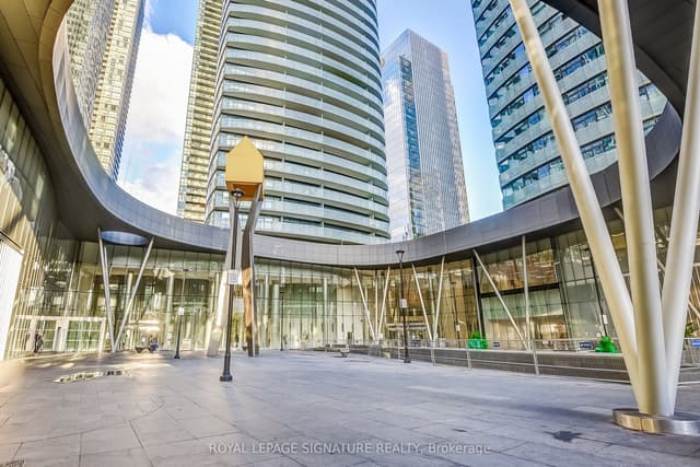 Condo Apartment at 14 York Street 2804, Toronto, ON M5J 0B1, Toronto C01
