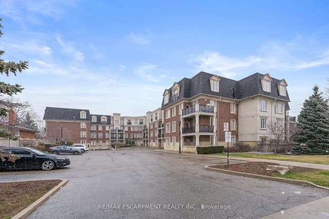 Condo Apartment at 3351 Cawthra Road 116, Mississauga, ON L5A 4N5