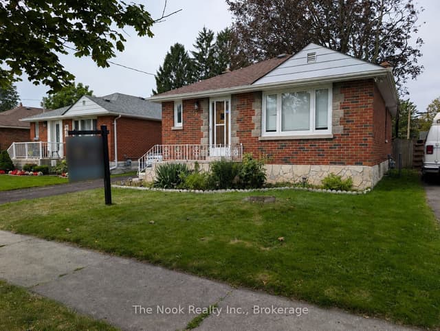 Detached at 288 Cadillac Avenue S, Oshawa, ON L1H 5Z8
