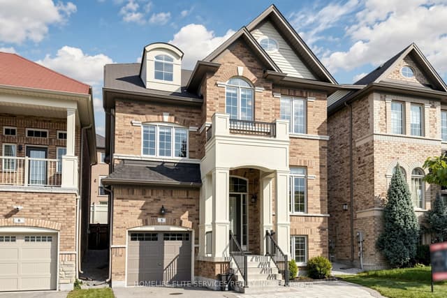 Detached at 8 Beckett Avenue, Markham, ON L6C 0W5