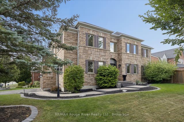 Detached at 10 Windbreak Crescent, Whitby, ON L1P 1P8