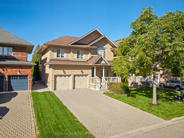 Detached at 1158 Quaker Trail, Newmarket, ON L3X 3E2
