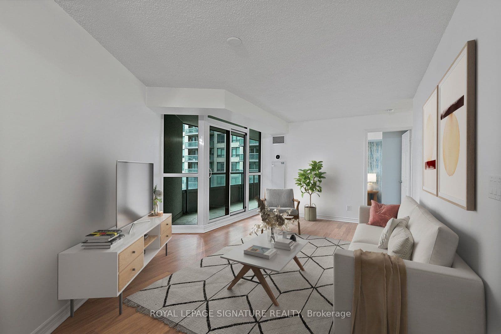 Suite 801 · Floor 8, Unit 801 · 19 Grand Trunk Cres