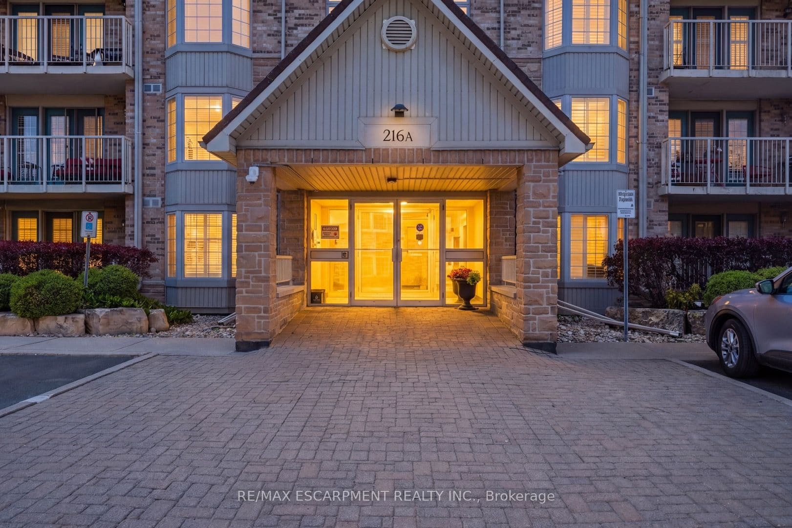Suite A307, Unit A307 · 216 Plains Rd W