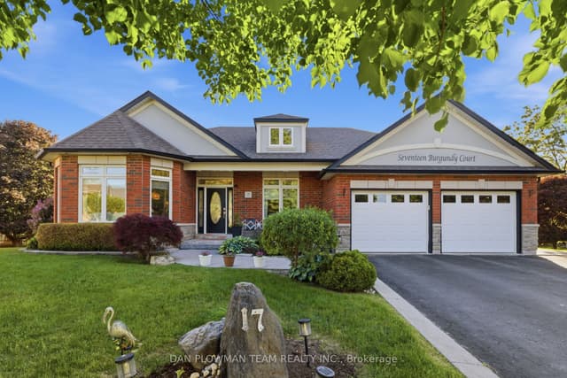 Detached at 17 Burgundy Court, Whitby, ON L1R 3H7