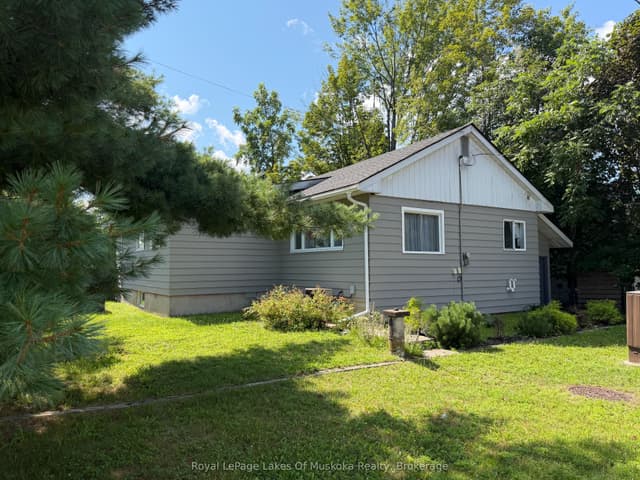 Detached at 295 Bishop Street, Gravenhurst, ON P1P 1J6