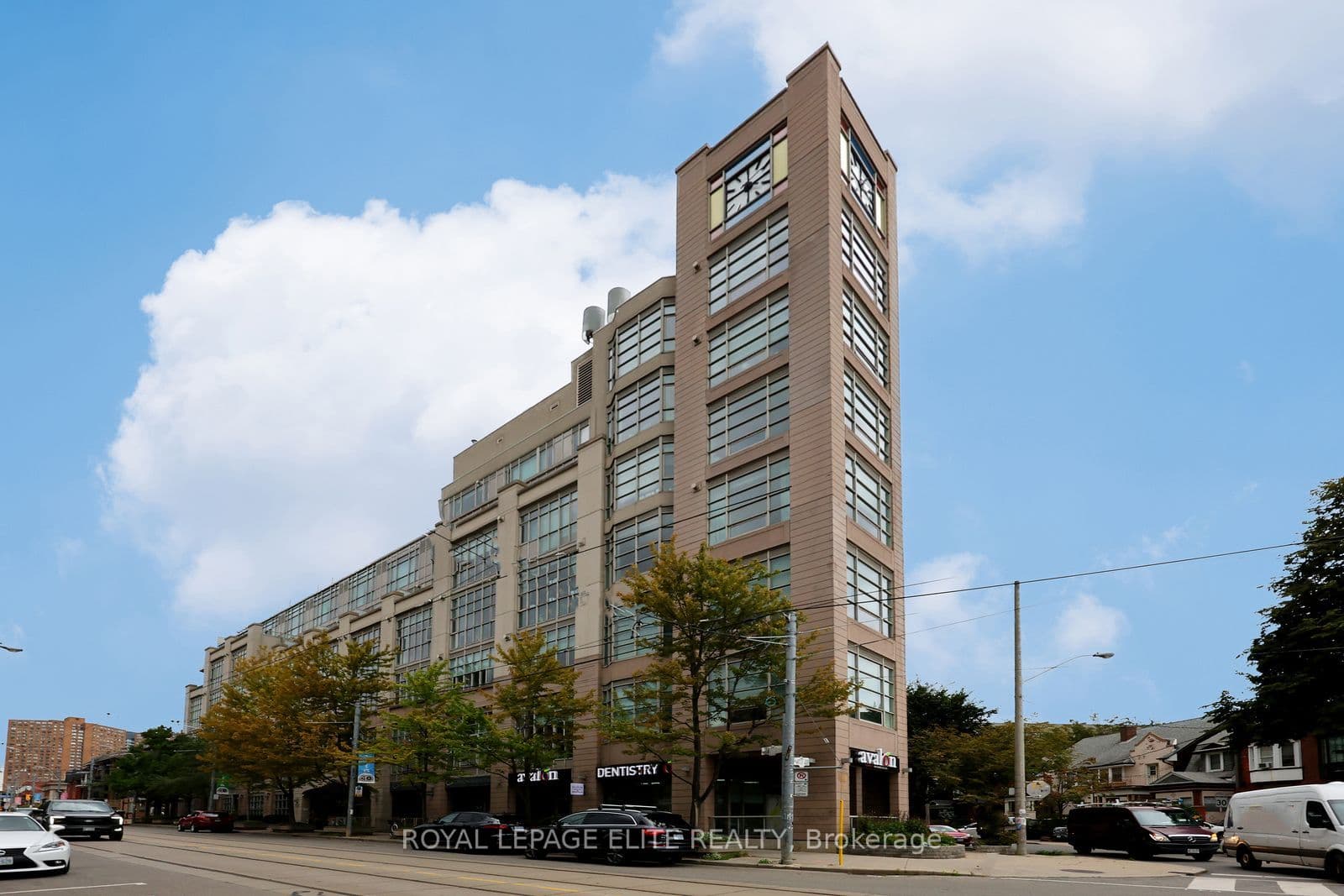 Suite 405 · Floor 4, Unit 405 · 437 Roncesvalles Ave