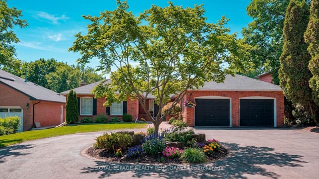 Detached at 258 Shoreacres Road, Burlington, ON L7L 2H4