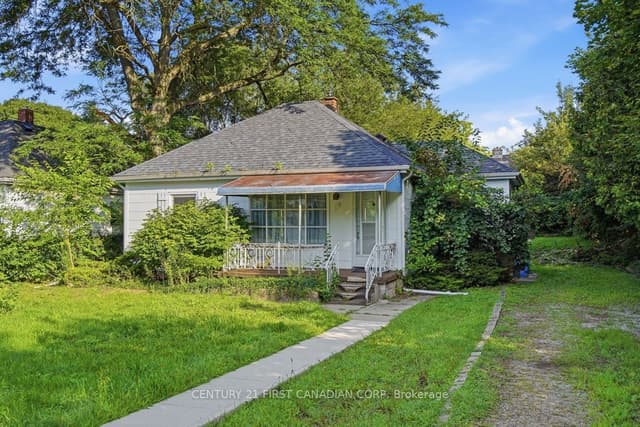 Detached at 117 Empress Avenue, London North, ON N6H 1N1