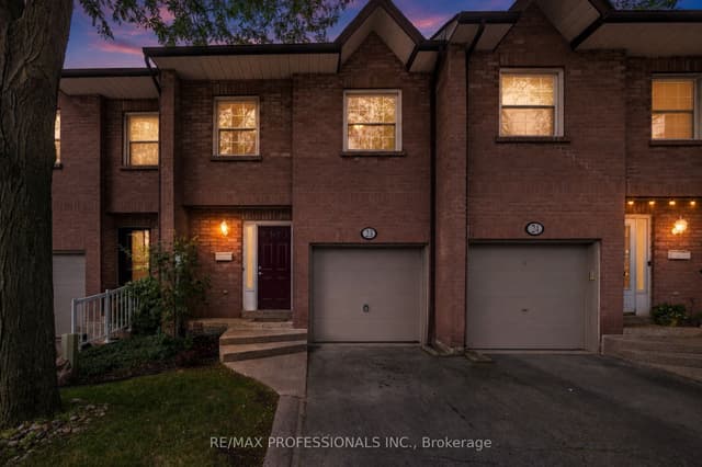 Condo Townhouse at 2004 Glenada Crescent 23, Oakville, ON L6H 5P5
