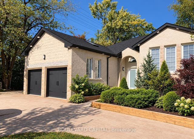 Detached at 2045 Camilla Road, Mississauga, ON L5A 2J9