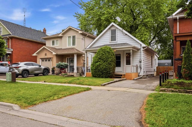 Detached at 127 Montrave Avenue, Oshawa, ON L1J 4R6