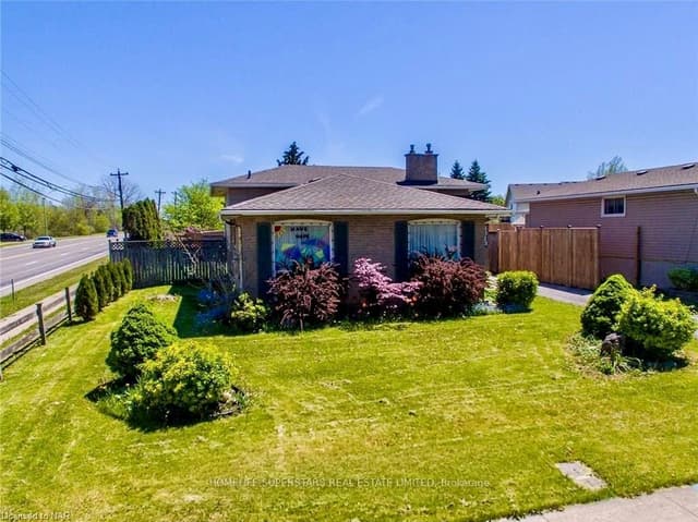 Detached at 4010 Brookdale Drive, Niagara Falls, ON L2H 2B3