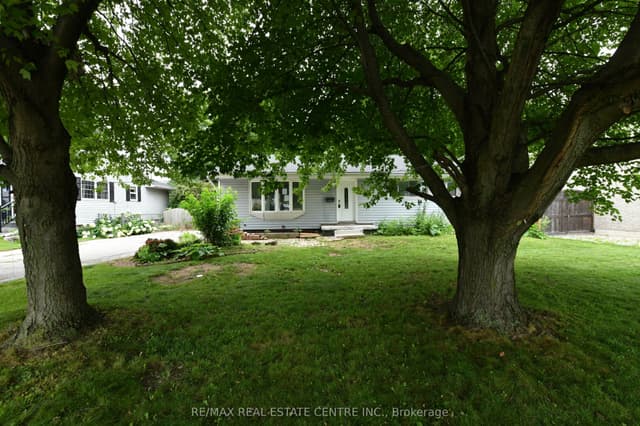 Detached at 15 Miller Drive, Hamilton, ON L9G 2H9