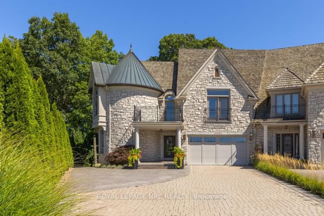 Att/Row/Townhouse at 6399 Pinestone Road, Niagara Falls, ON L2J 4L1