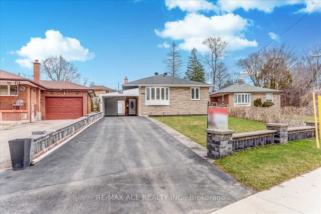 Detached at 137 Janray Drive Main, Toronto, ON M1G 1Y8, Toronto E09