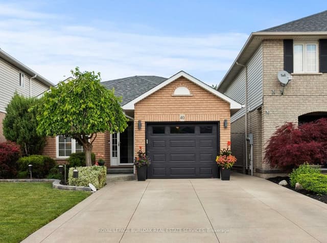 Detached at 40 Bridgette Drive, Hamilton, ON L9A 5J8