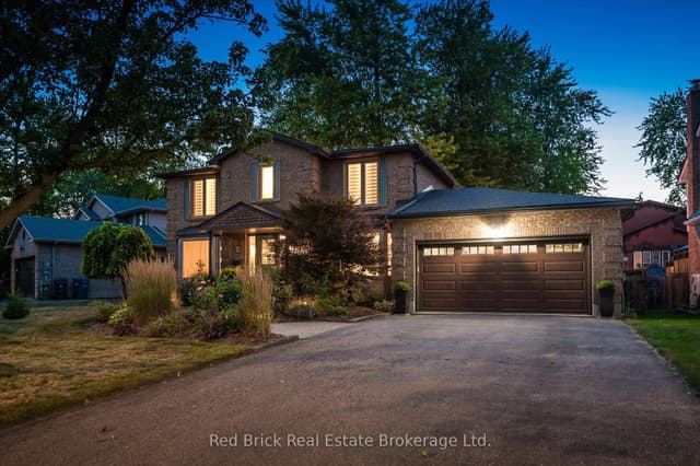 Detached at 8 Sugarbush Place, Guelph, ON N1H 7Z3