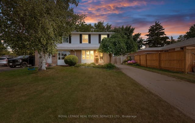 Semi-Detached at 20 Glengrove Court, Brampton, ON L6S 1Z3