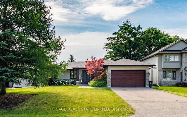 Detached at 19 Oldham Road, Toronto, ON M9A 2B8, Toronto W08