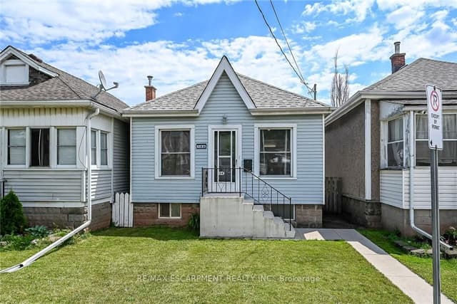 Detached at 184 London Street N, Hamilton, ON L8H 4C2