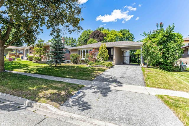 Detached at 52 Devins Drive, Aurora, ON L4G 2Z1