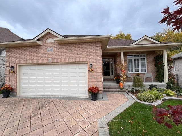 1611 Blackmaple Crescent