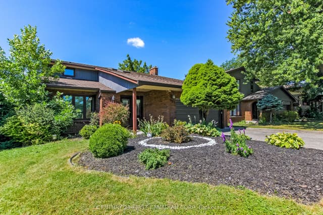 Detached at 665 Upper Queen Street, London South, ON N6C 5C3