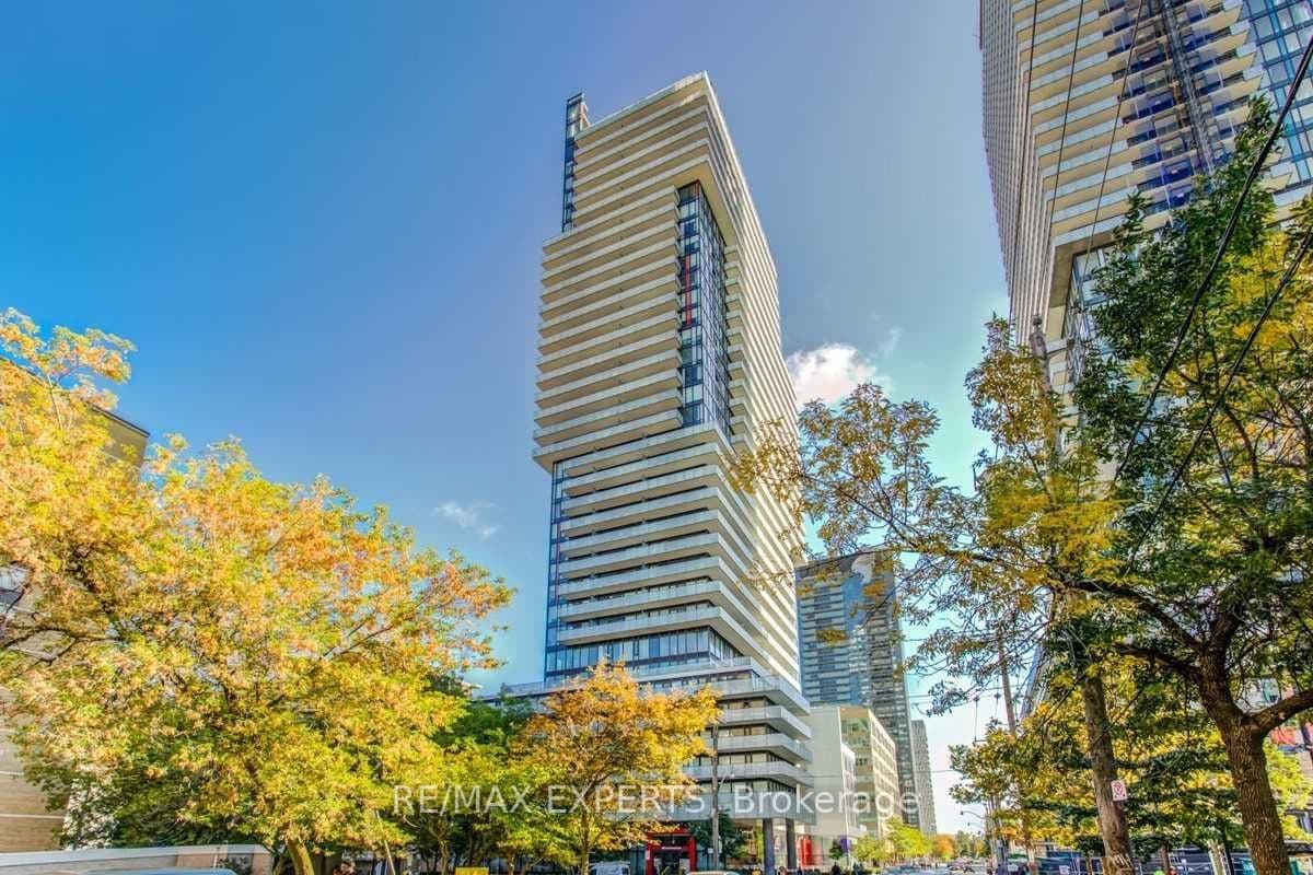 Suite 501 · Floor 5, Unit 501 · 185 Roehampton Ave