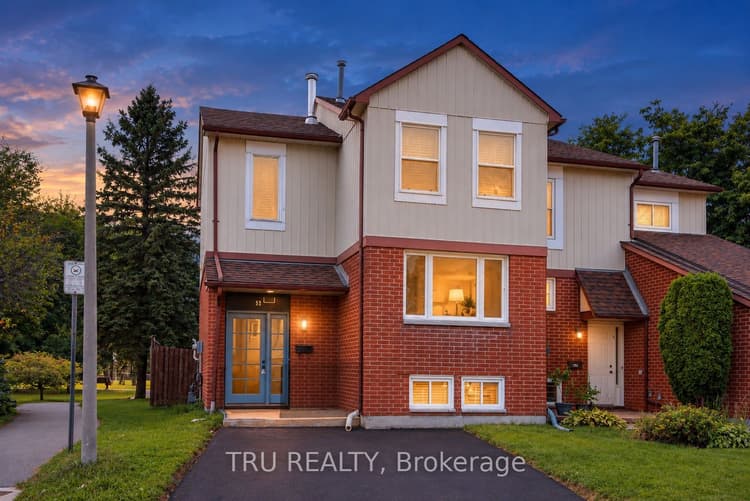 52 Greenboro Crescent