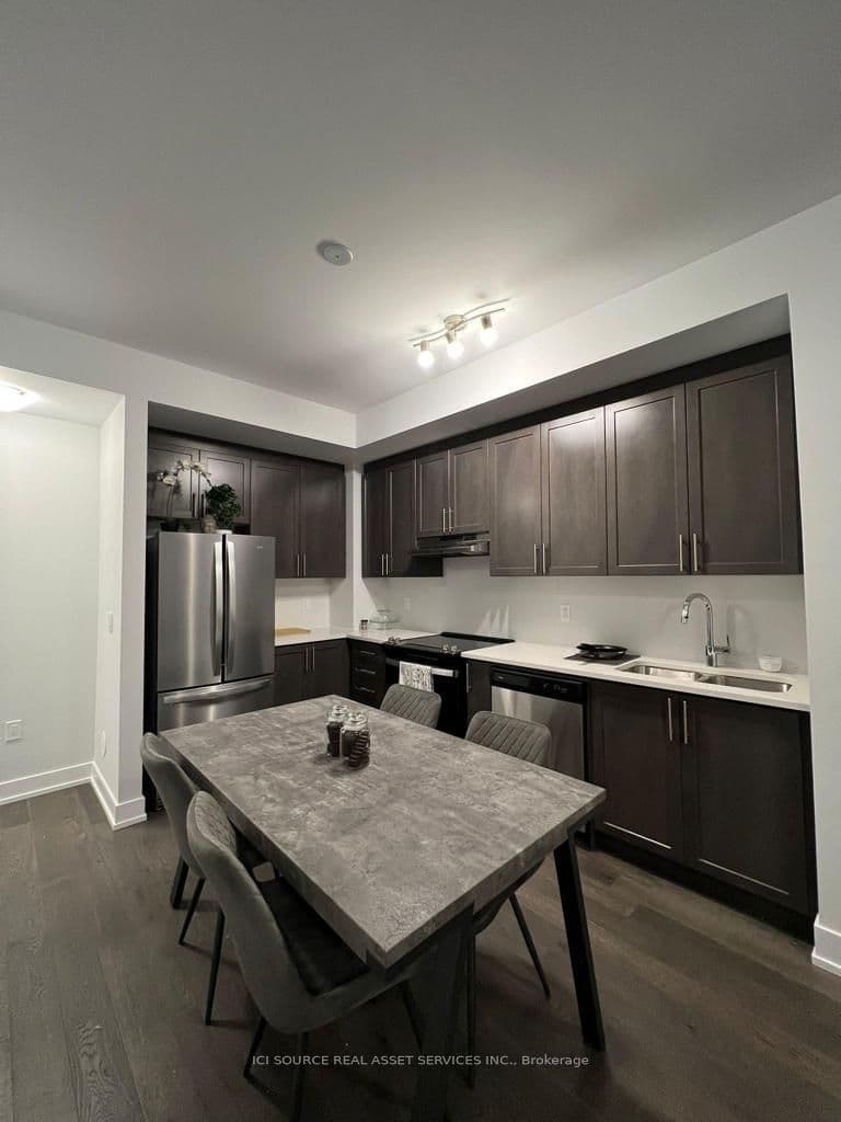 9570 Islington Avenue in L4H